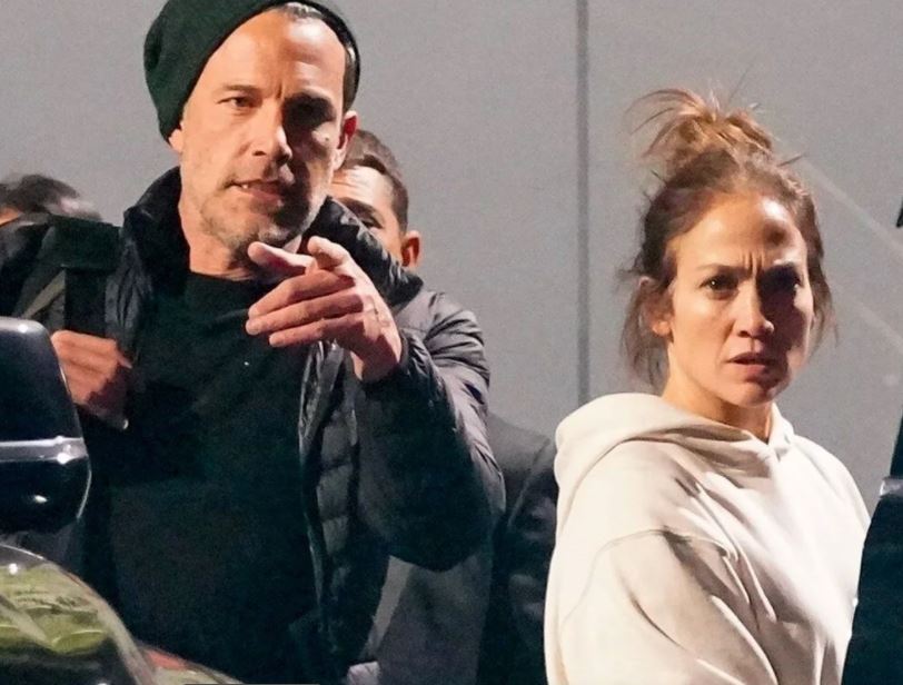 Jennifer Lopez makyajsız ve çok rahat