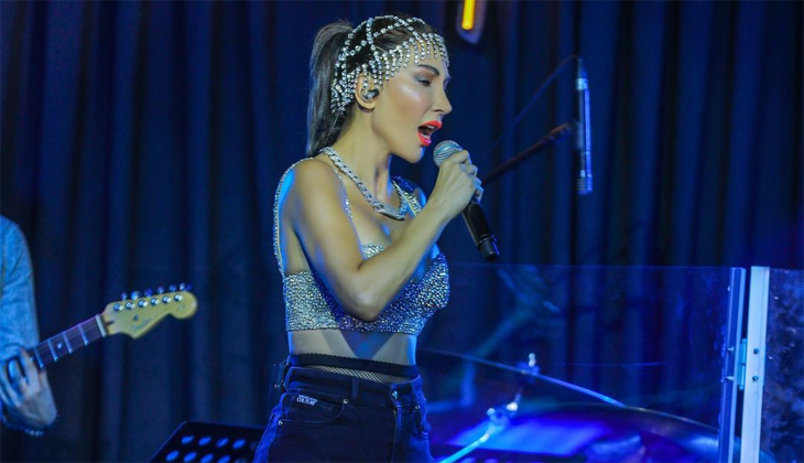 Hande Yener yeni nesil şarkıcıları topa tuttu!