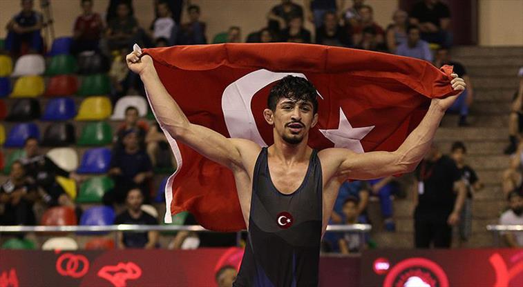 Kerem Kamal dünya üçüncüsü oldu