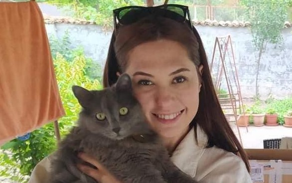Genç doktor kedisini kurtarmak isterken canından oldu