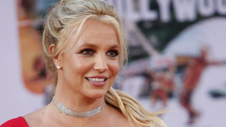 Britney Spears’dan bir üstsüz paylaşım daha!