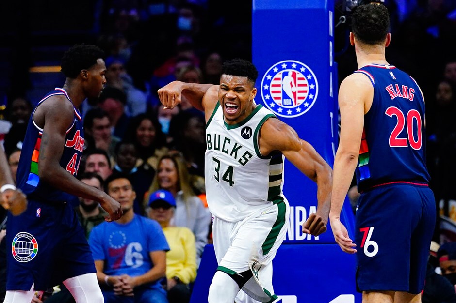 Bucks, Philadelphia 76ers’ı zirveden etti