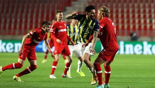 Fenerbahçe’den Antwerp deplasmanında farklı galibiyet