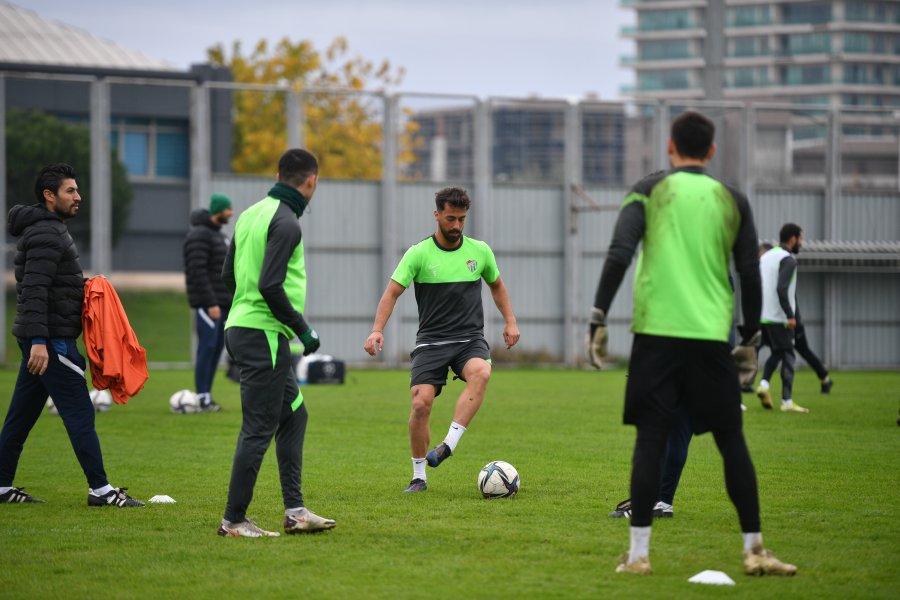 Bursaspor günü tek antrenmanla tamamlandı