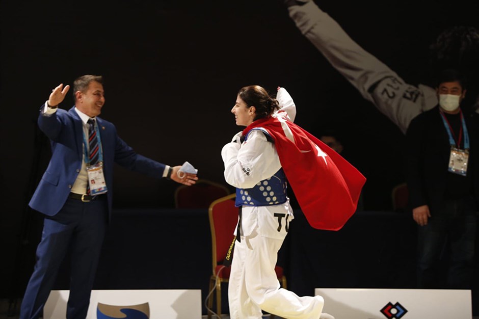 Meryem Betül Çavdar’dan tarihi başarı!
