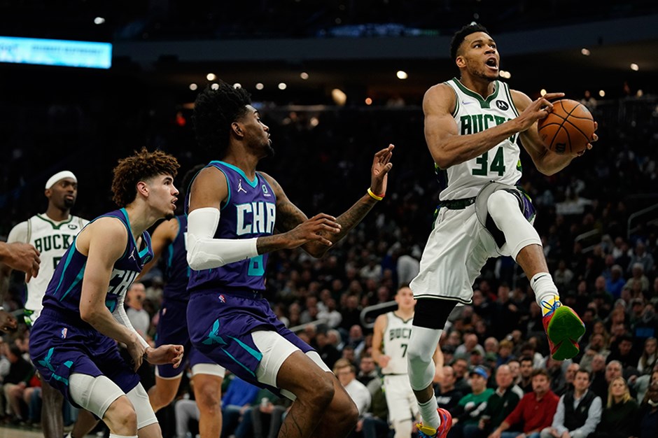 Düelloda son gülen Antetokounmpo!