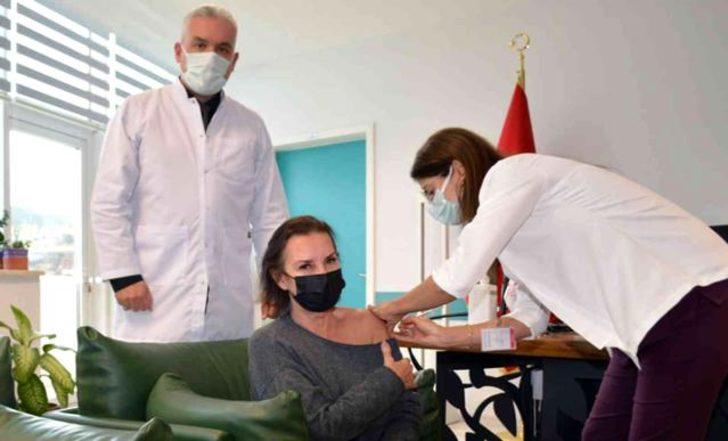 Perihan Savaş 4’üncü doz aşısını yaptırdı!