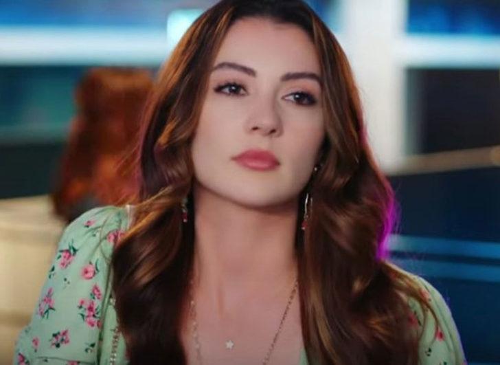 Burcu Özberk’ten bikinili paylaşım!