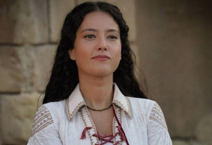 Pelin Akil’i çıldırtan mesajlar!