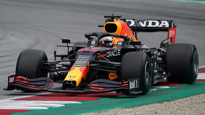 Şampiyonluk yarışında pole pozisyonu Verstappen’in