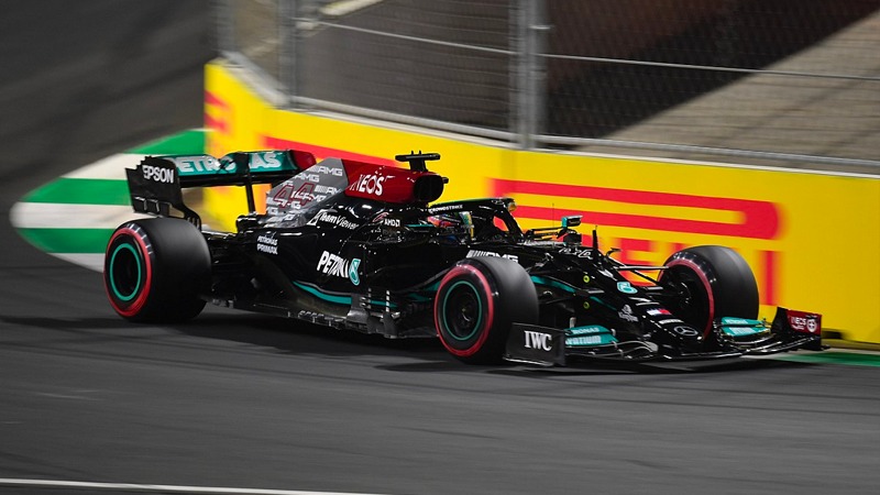 Verstappen kaza yaptı, pole pozisyonu Hamilton’un oldu