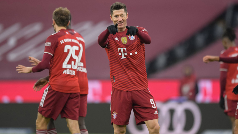 Lewandowski, Gerd Müller’in 50 yıllık rekorunu tarihe gömdü