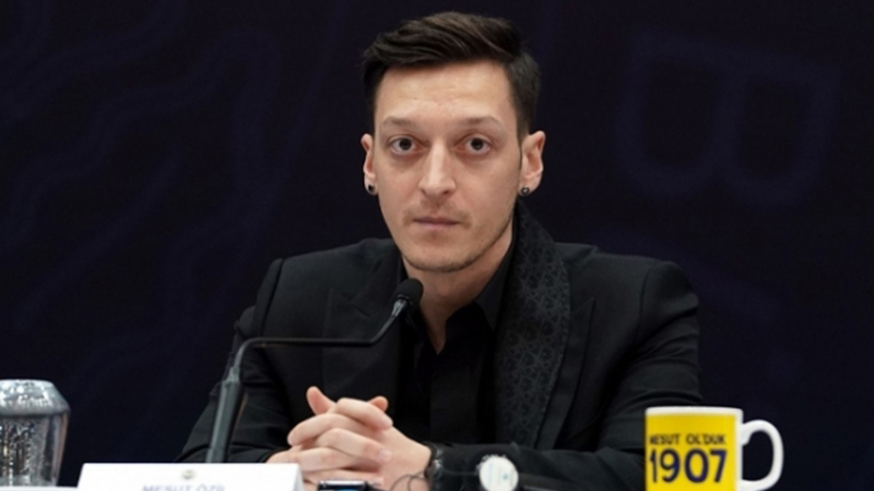 Mesut Özil için flaş iddia! Türkiye’den kulüp satın alıyor