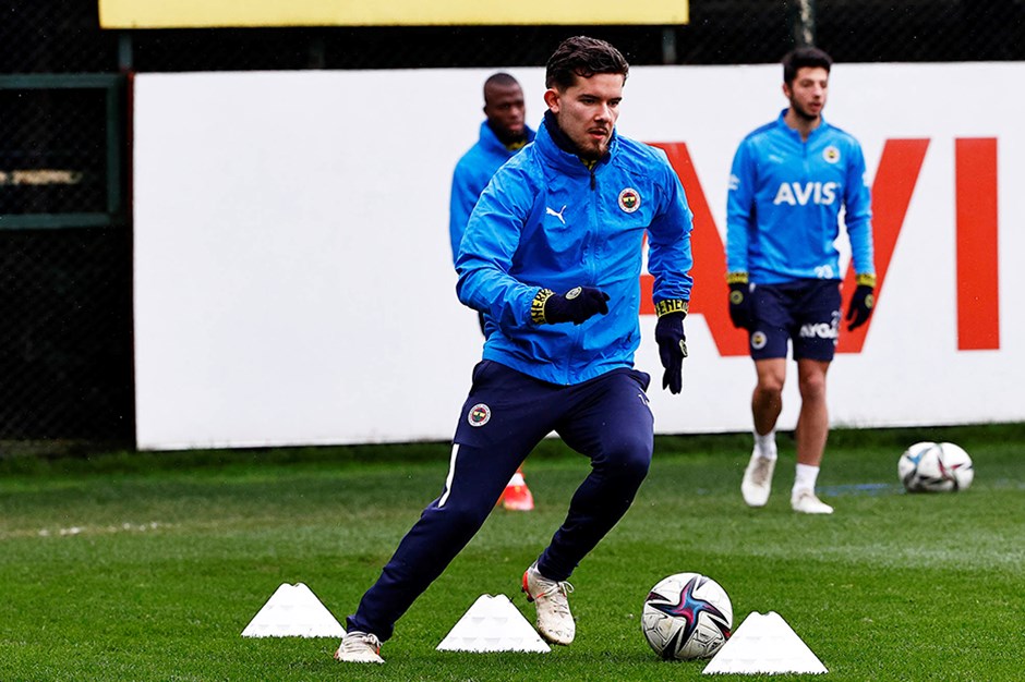 Fenerbahçe’ye derbi öncesi kötü haber