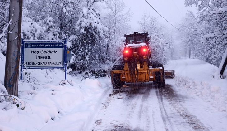Bursa’da karla kesintisiz mücadele! 25 mahalle yolu trafiğe açıldı