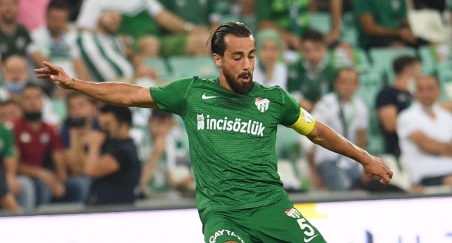 Bursaspor’dan açıklama: Emirhan Aydoğan takımdan ayrılıyor!