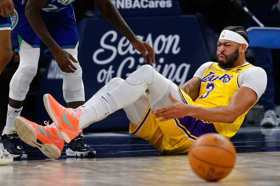 Anthony Davis’ten Lakers’a kötü haber