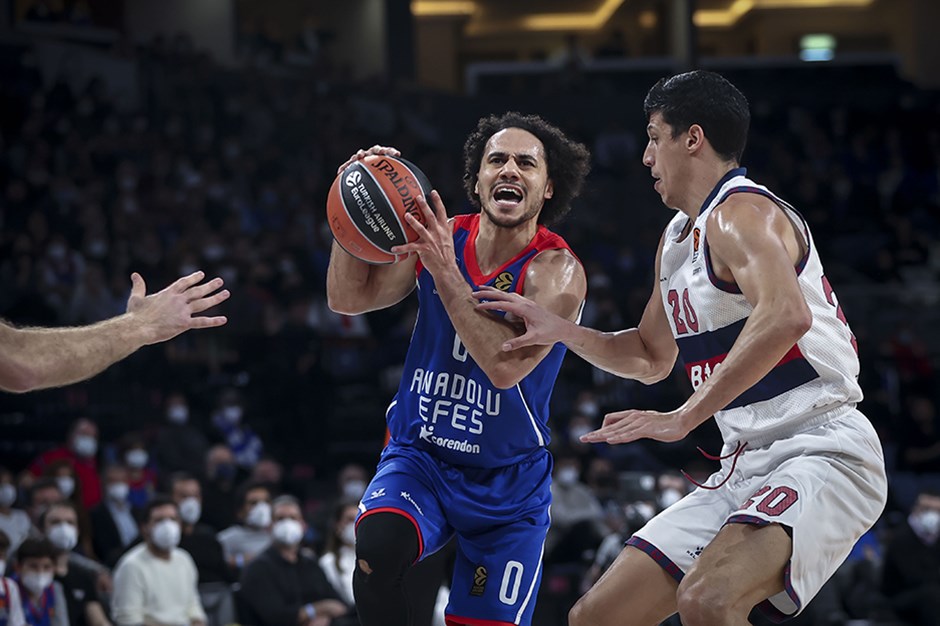 Anadolu Efes, Maccabi deplasmanında