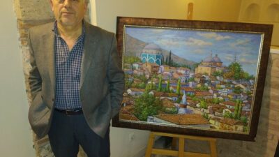 Ünlü ressam İbrahim Balaban’ın hemşehrisi 50 yıldır cumbalı evleri tuvale taşıyor
