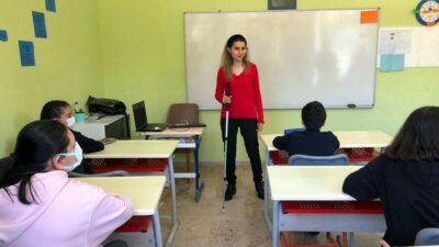 Bursa’da görme engelli öğretmenin en mutlu günü