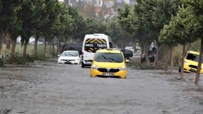 Turizm cenneti Antalya fırtınaya teslim