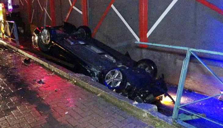Bursa’da kontrolden çıkan otomobil yan yola uçtu: 1 kişi hayatını kaybetti