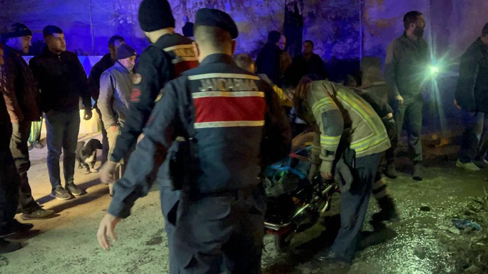 Bursa’da freni boşalan kamyonet çocuk parkına daldı