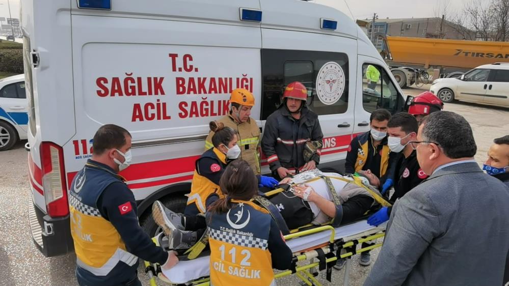 Bursa’da kahreden tesadüf… Kaza yerinden geçerken yaralı oğlunu gördü!