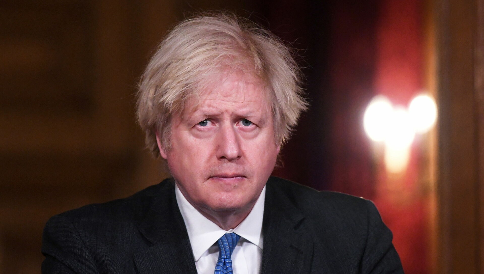 Johnson’dan İngiltere için kısıtlama sinyali