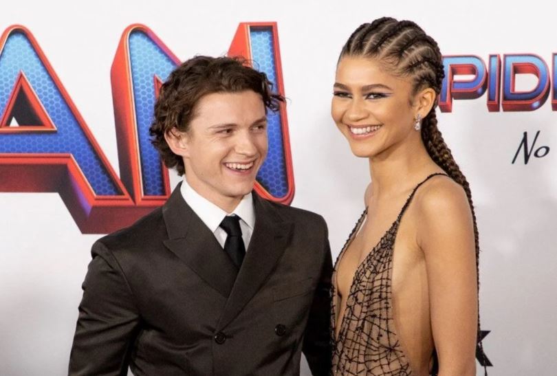 Zendaya cesur stiliyle Örümcek Adam galasında