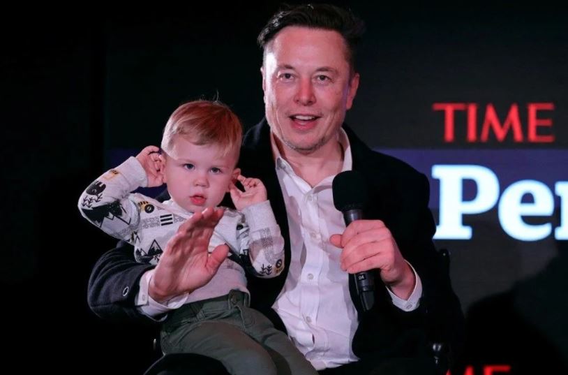 Elon Musk ve oğlu X Time 100 etkinliğinde
