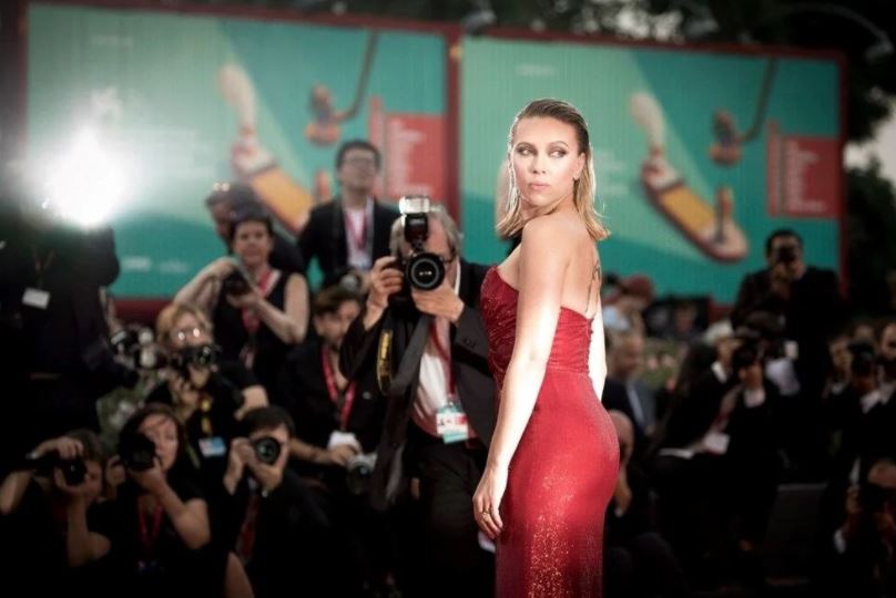 Scarlett Johansson çatı katı dairesinin fiyatını düşürdü