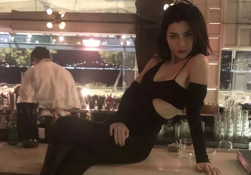 Makyajla bambaşka biri oldu