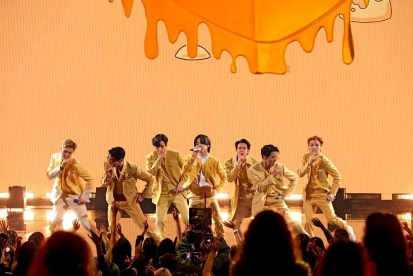 BTS’den 2 yıl sonra ilk kez yüz yüze konser