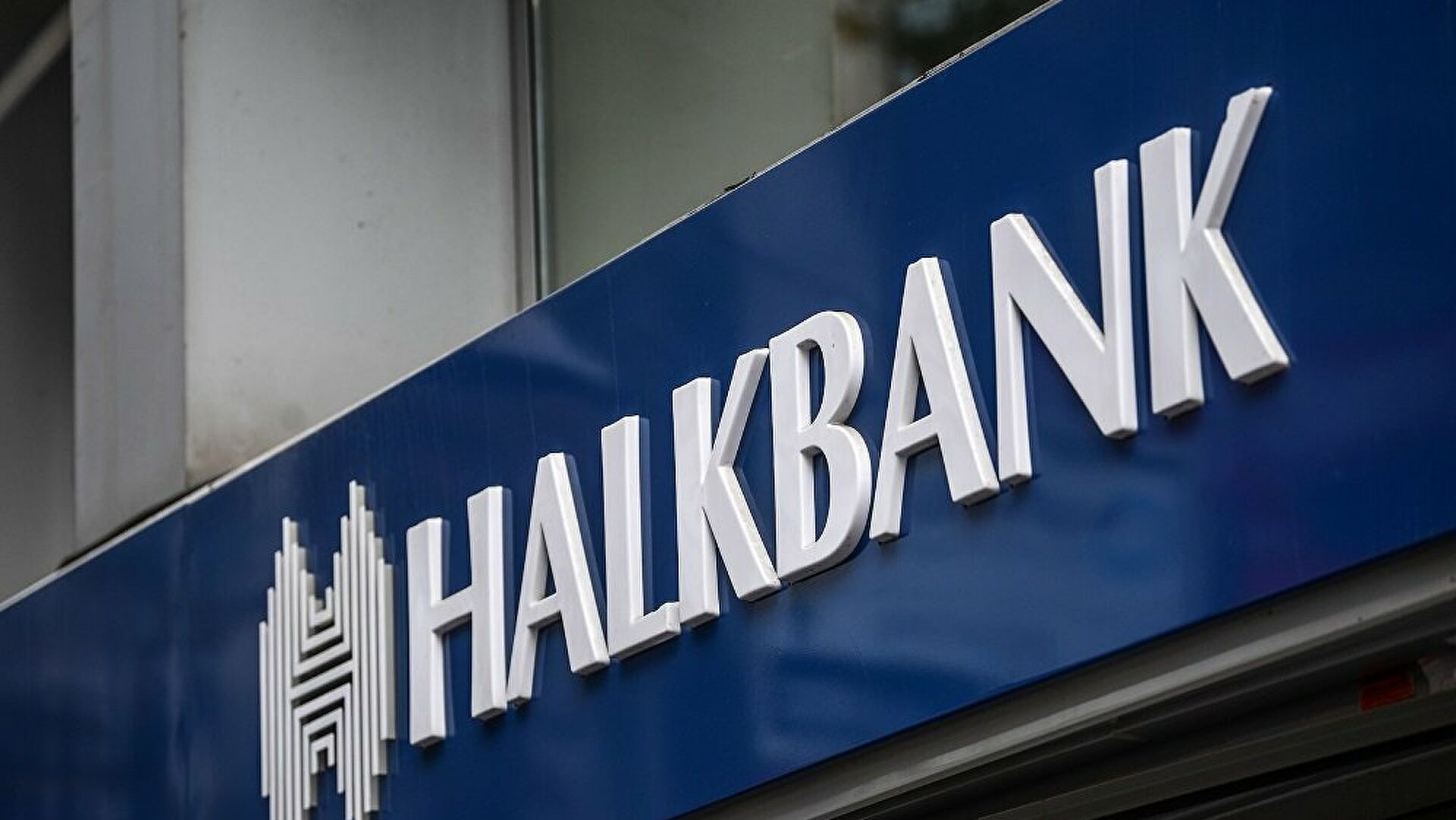 Halkbank: Paramızın gücüne güveniyoruz