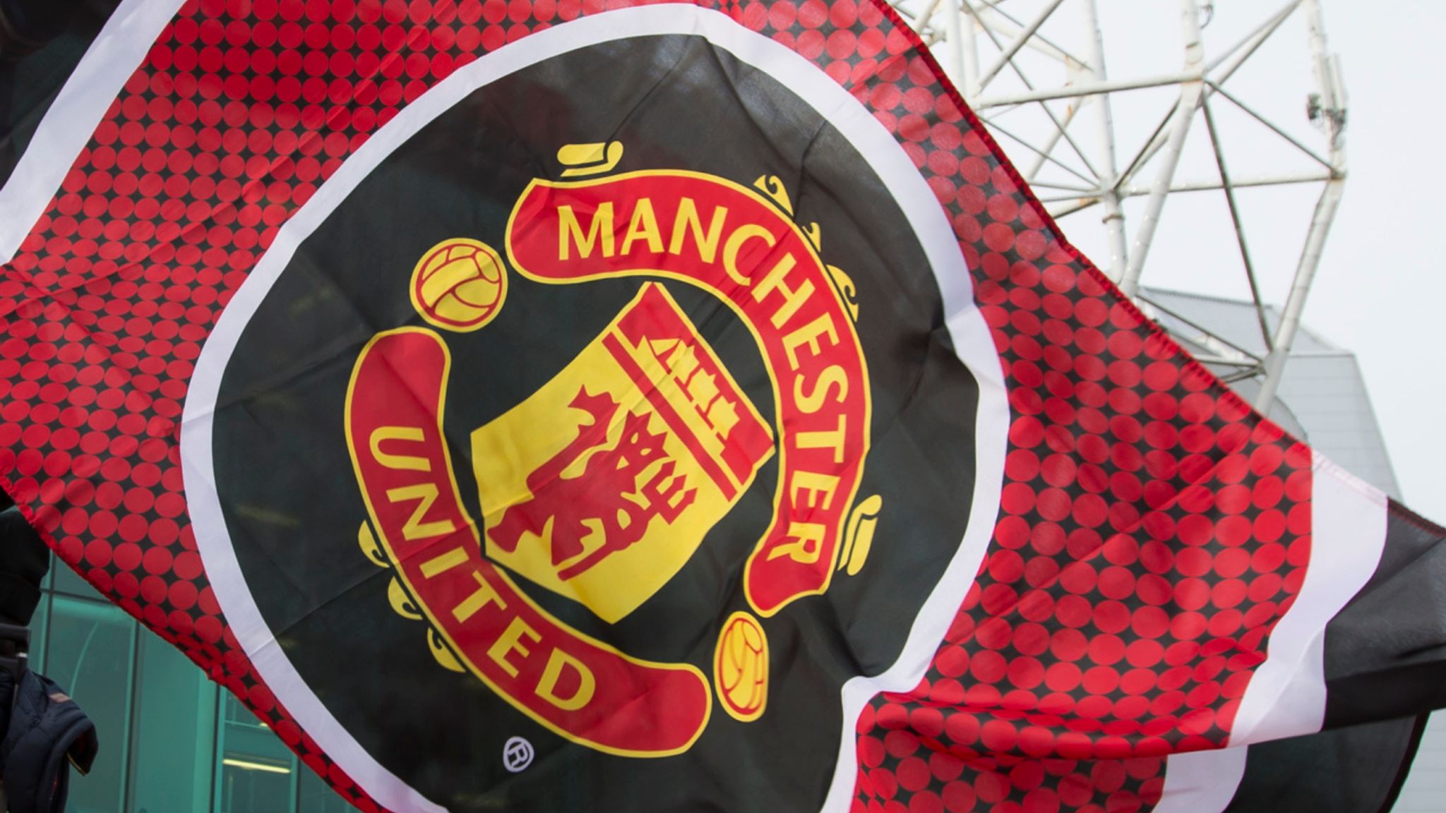 Manchester United, koronavirüs nedeniyle kulüp tesisini kapattı