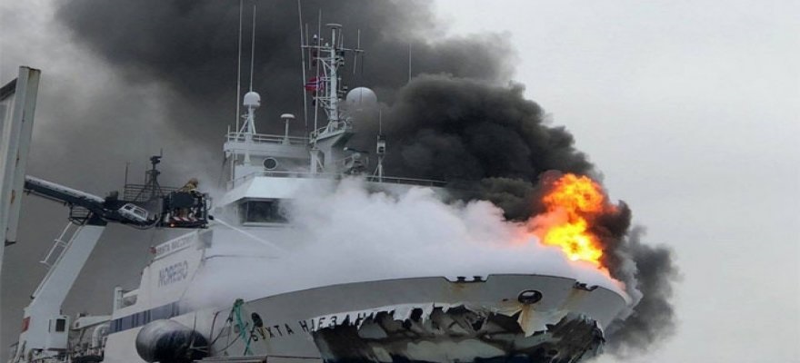 Rus donanması için inşa edilen savaş gemisinde yangın