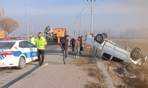 Patlayan su borusunun oluşturduğu buz, kazaya neden oldu Patlayan su borusunun oluşturduğu buz, kazaya neden oldu