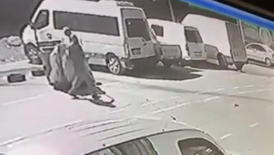 Bursa’da ‘çek çek’ ile çöp konteyneri hırsızlığı!
