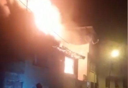 Bursa’da ev alev alev yandı… Mahalleli sokağa döküldü!