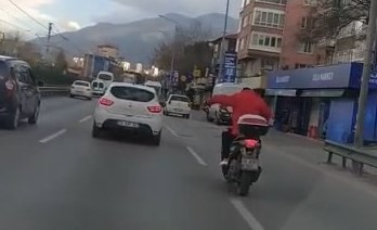 Bursa’da karayolunda motosikletli jokey