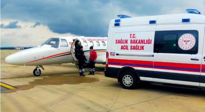 18 yaşındaki Mardinli hasta uçak ambulansla Bursa’ya sevk edildi 18 yaşındaki Mardinli hasta uçak ambulansla Bursa’ya sevk edildi