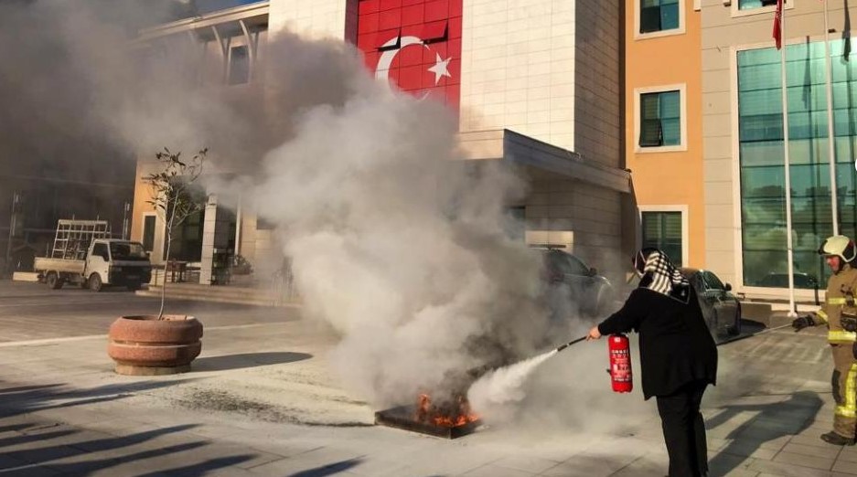Bursa’da belediyede nefes kesen yangın tatbikatı