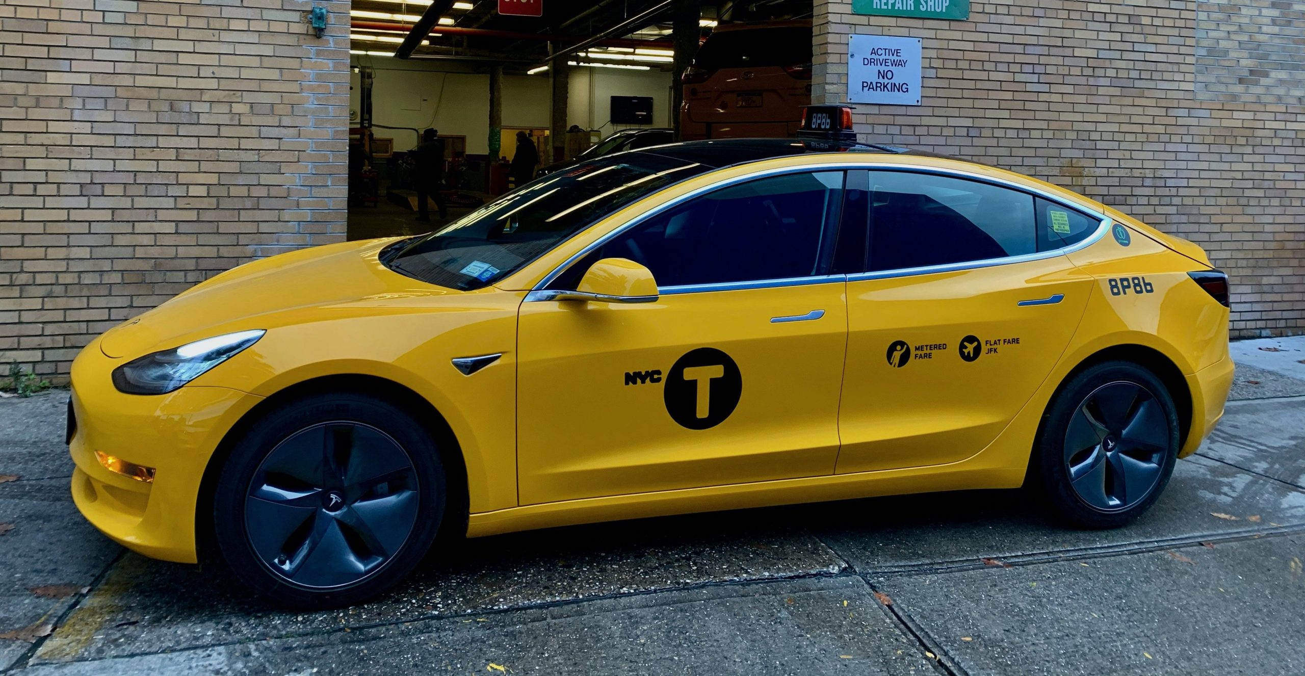 Ölümlü kazanın ardından Tesla’nın taksi projesi askıya alındı