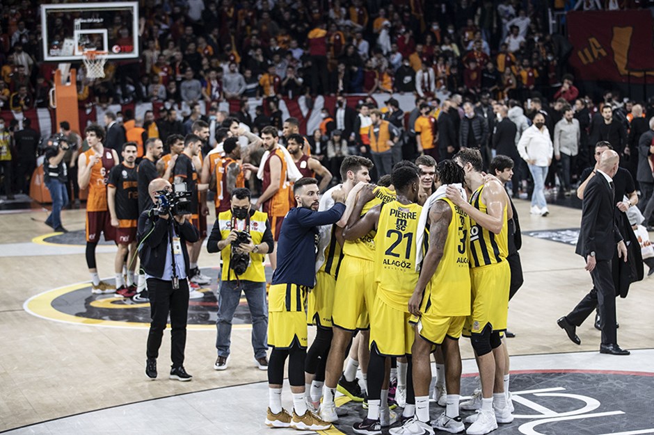 Dev derbide kazanan Fenerbahçe Beko