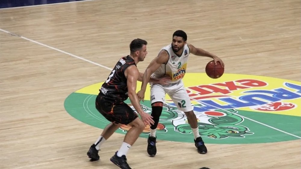 Frutti Extra Bursaspor, Bourg Basket deplasmanında