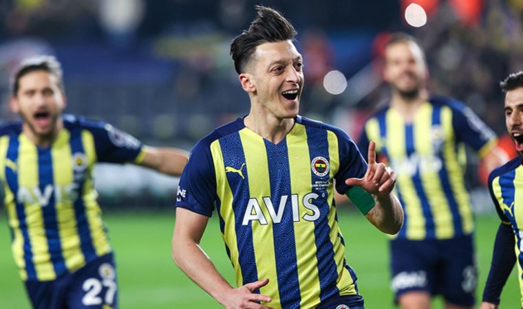 Mesut Özil’in Burak Kapacak paylaşımı olay oldu