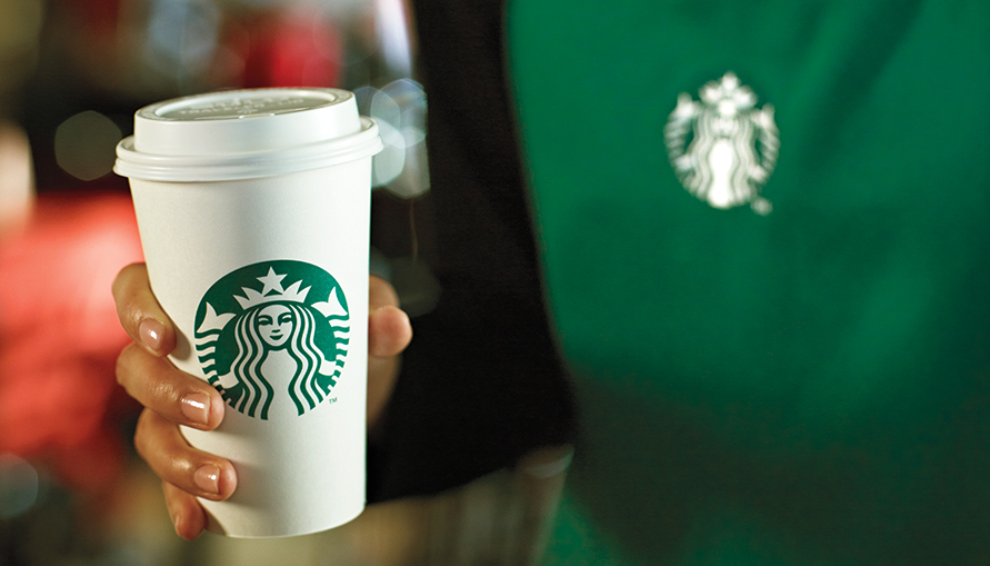 ABD’de Starbucks, çalışanlarına aşı ya da her hafta PCR testi zorunluğu getiriyor