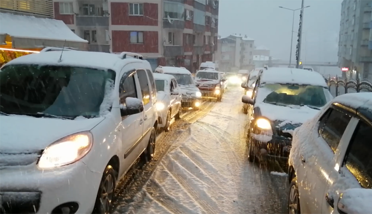 Trabzon’da kar yağışı etkili oluyor