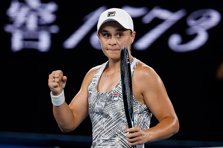 Ashleigh Barty evinde finalde